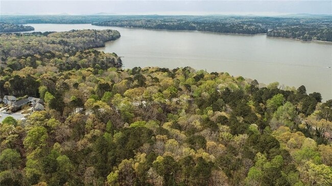 Building Photo - 2041 Greenhill Pass
