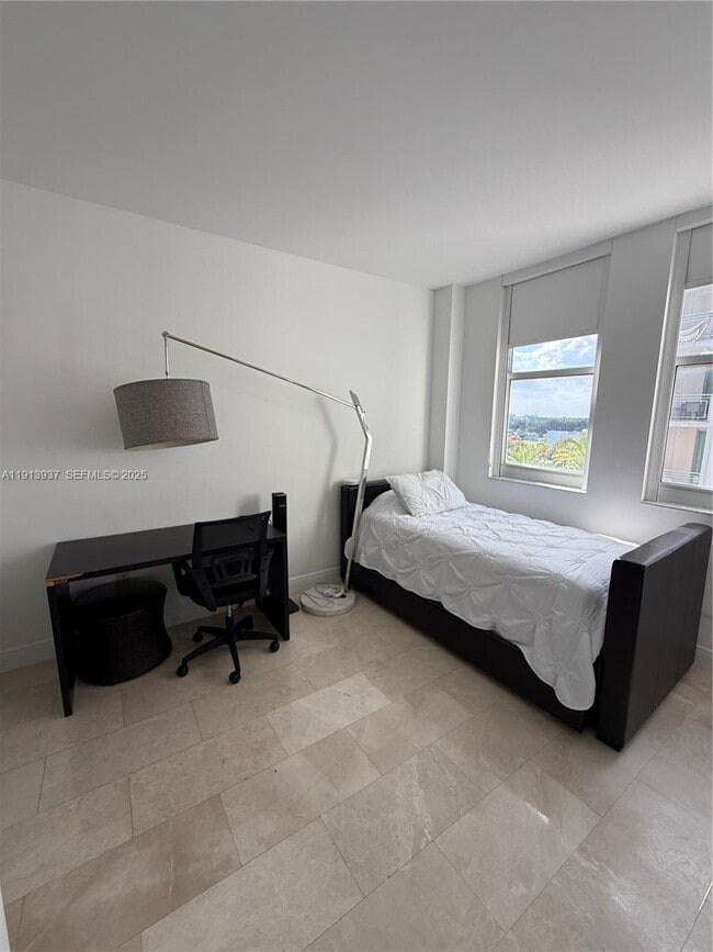 Building Photo - 4100 Salzedo St