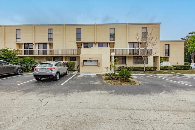 Building Photo - 2931 SW 87th Terrace