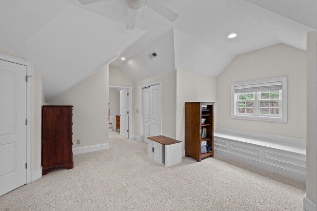 Building Photo - 11 Grey Oak