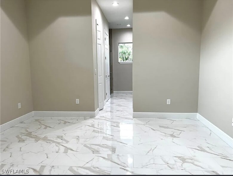 Building Photo - 1400 E 4th St