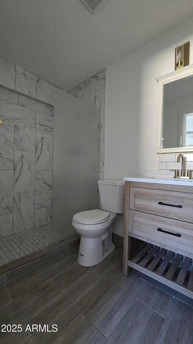 Building Photo - 5827 N 22nd Dr