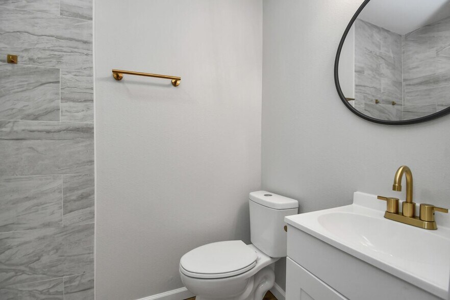 Building Photo - 428 De Haven St