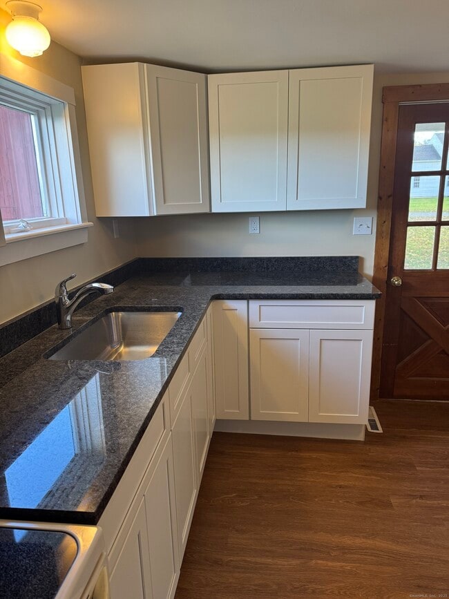 Building Photo - 1896 Spruce St