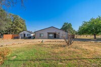 Building Photo - Adorable Studio Apt in Cottonwood - Dog Fr...