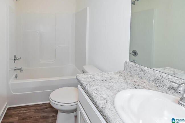 Building Photo - 136 The Heights Dr