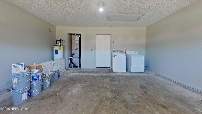 Building Photo - 1639 Spring Branch Dr W