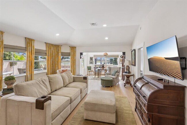 Building Photo - 1304 Santa Rosa Ct