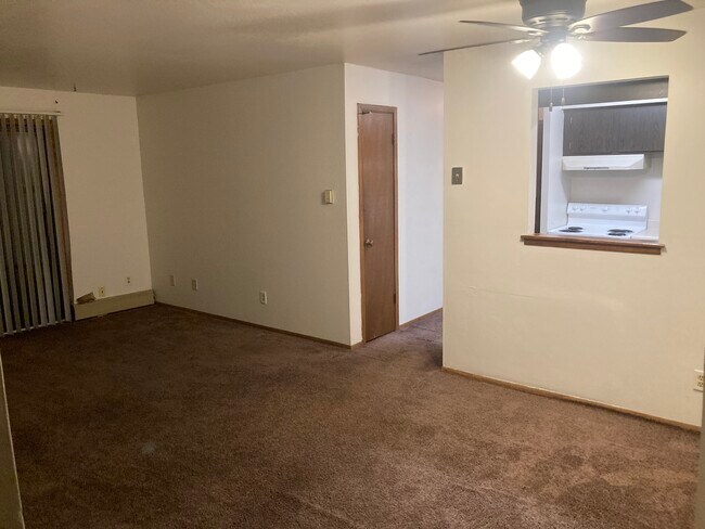 Building Photo - 10628 W Bobolink Ave