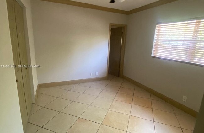 Building Photo - 744 NE 14th Ave