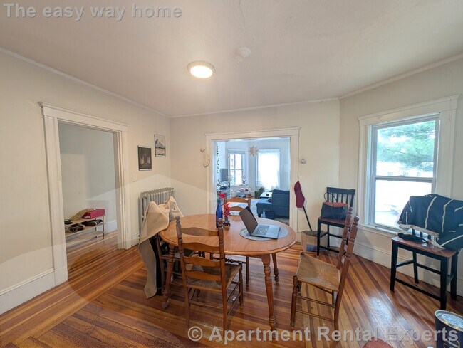 Building Photo - 16 Curtis Ave