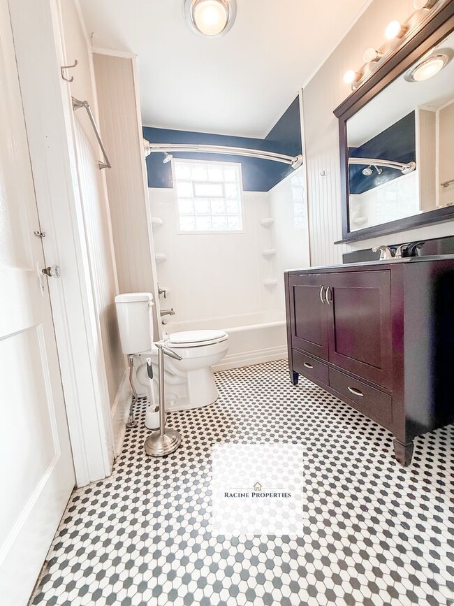 Building Photo - Charming Three Bedroom Home in Inman, SC