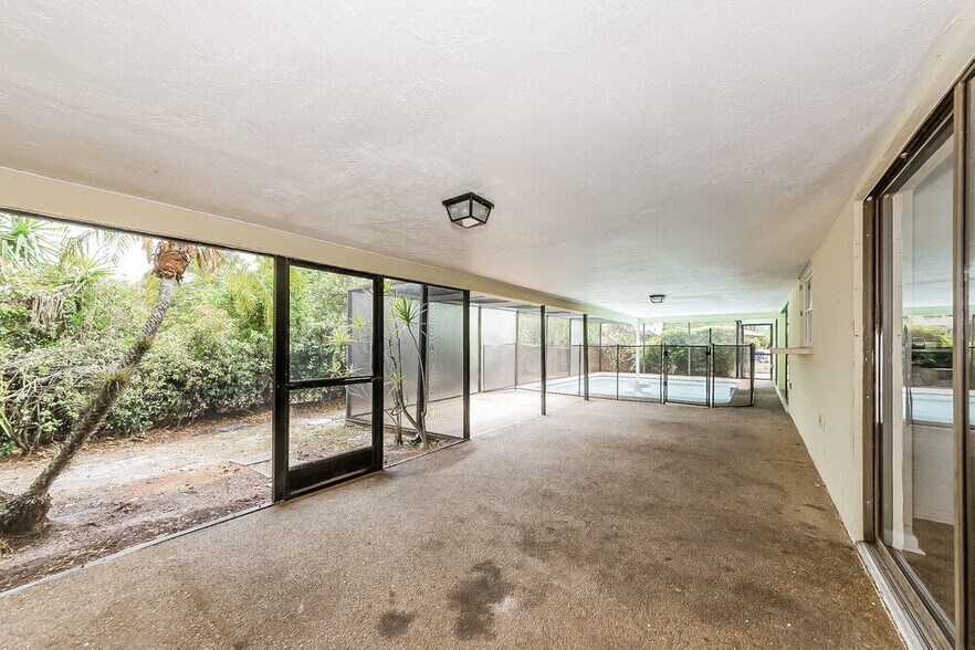 Building Photo - 4760 Greencroft Rd