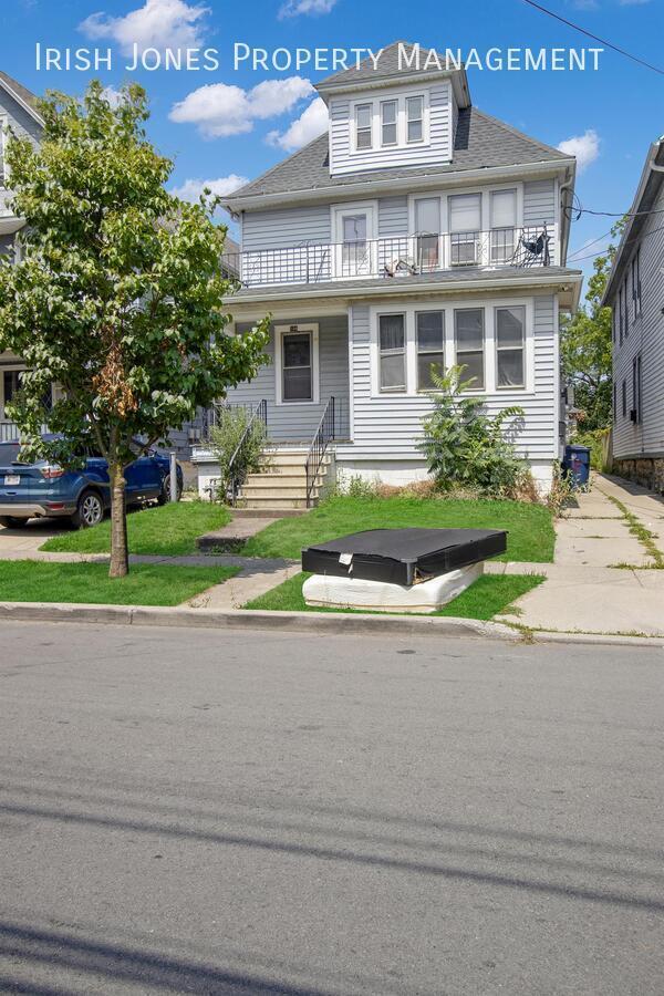 Building Photo - 104 Grote St