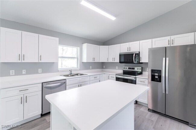 Building Photo - 2908 35th St W