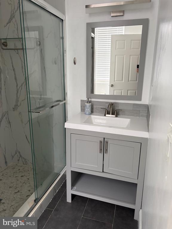 Building Photo - 2501 E Somerset St