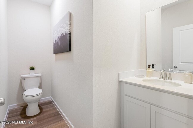 Building Photo - 550 Holly Lks Dr