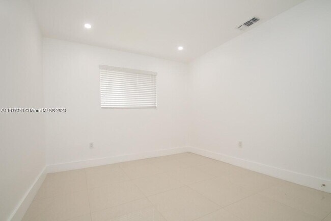 Building Photo - 233 NW 53rd Ave