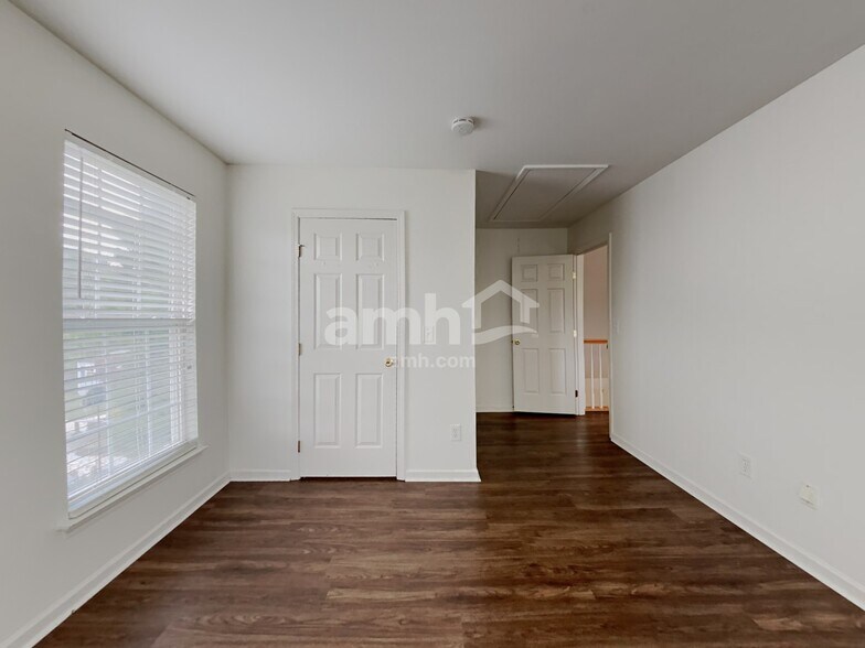 Building Photo - 12803 Winget Rd