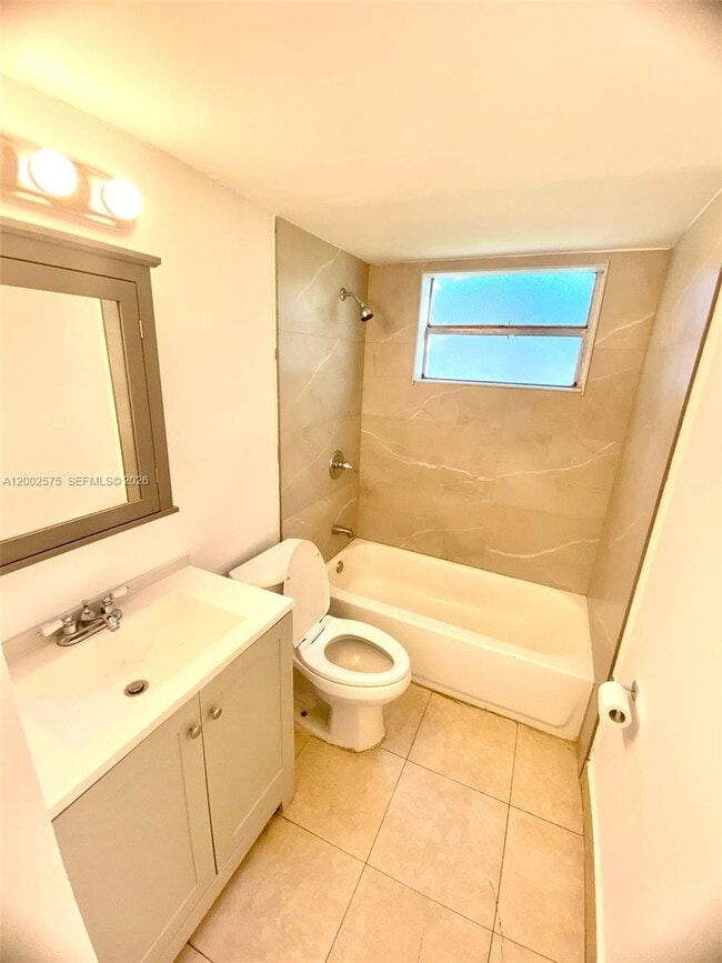 Building Photo - 850 SW 74th Terrace