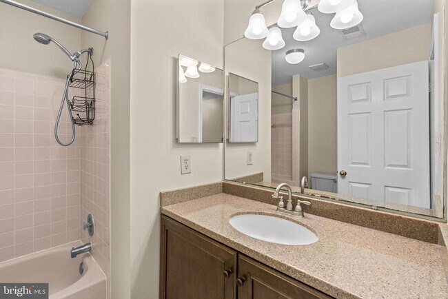 Building Photo - 8540 Harvest View Ct