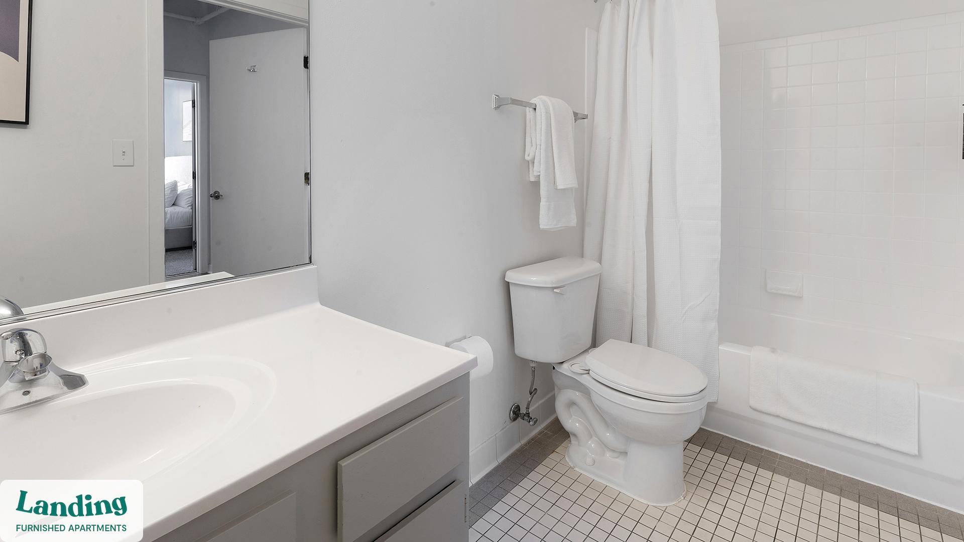 Building Photo - 222 E Saratoga St