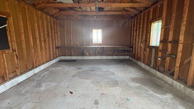 Building Photo - Freshly Updated Rancher w/ Detached Garage!!