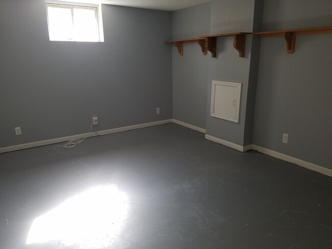 Building Photo - AVAILABLE! Beautiful 3 Bedroom Home in Nor...