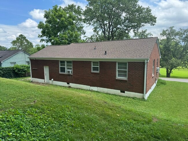 Building Photo - 512 Cottonwood Dr