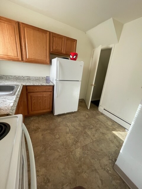 Building Photo - 157 School St