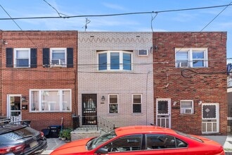 Building Photo - 1725 S Iseminger St