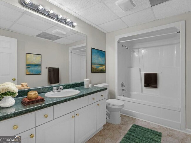 Building Photo - 63 Sentry Oak Ct