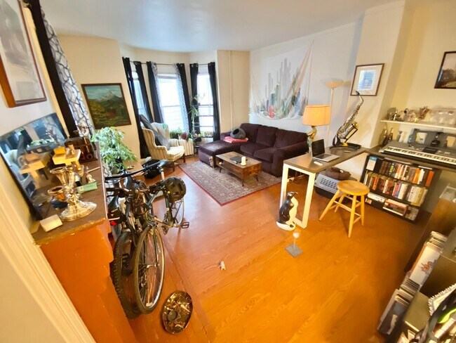 Building Photo - 36 Clarke St