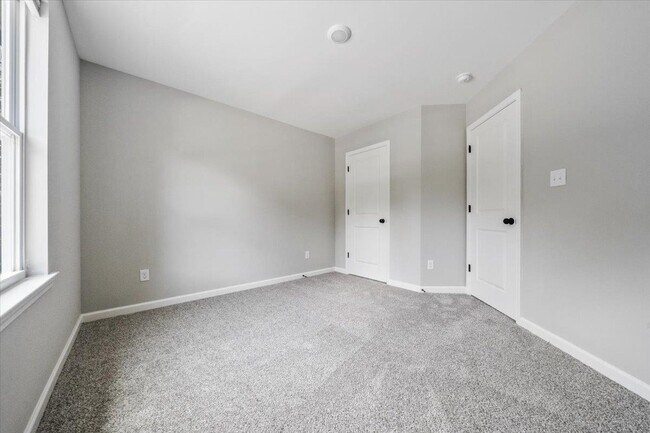 Building Photo - 2844 Nathan Ave