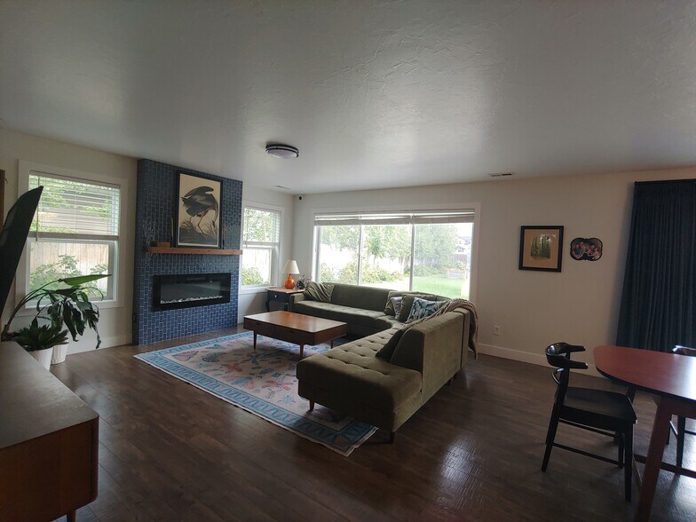 Living room - 1824 N 400 W