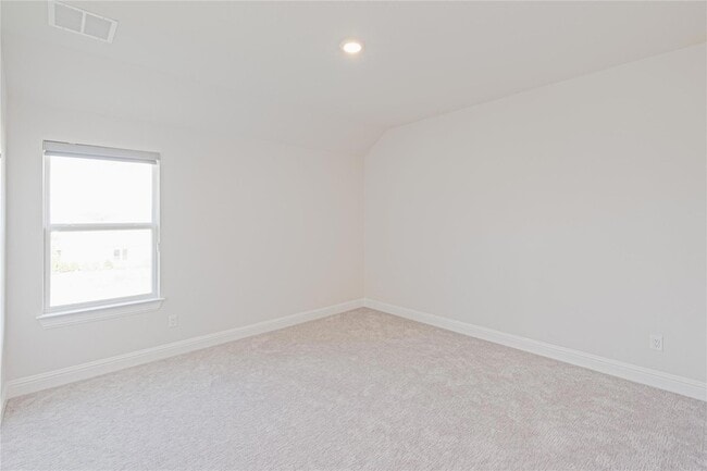Building Photo - 301 Northcrest Dr