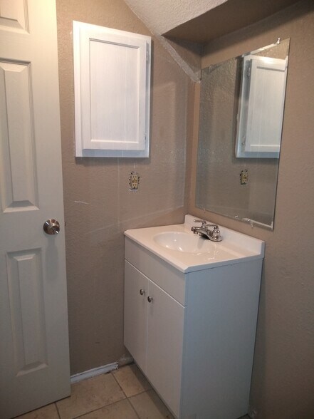 Building Photo - 3119 Voss Dr