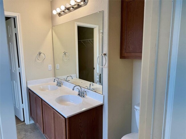 Building Photo - 1812 Indian Lodge Dr