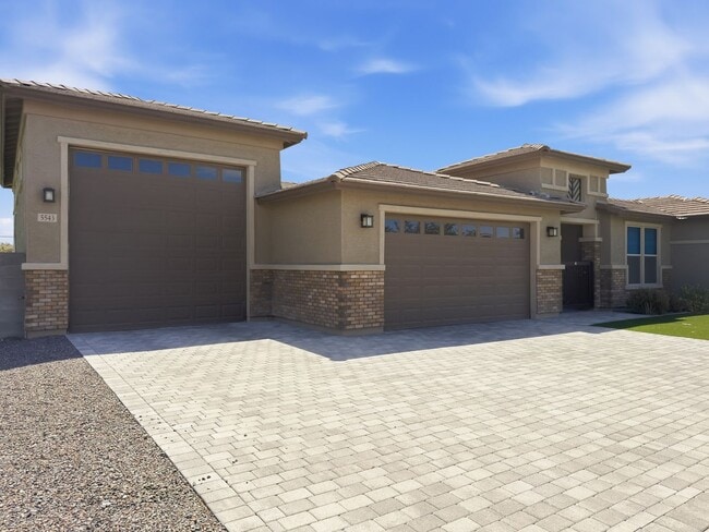 Building Photo - Luxury SMART HOME For Rent!