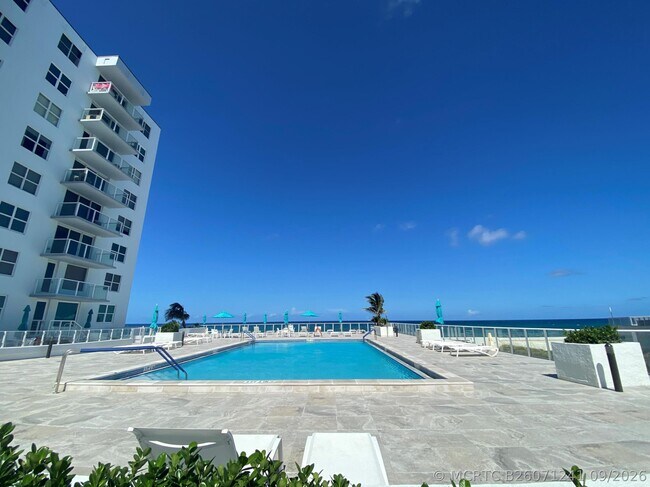 Building Photo - 3450 S Ocean Blvd