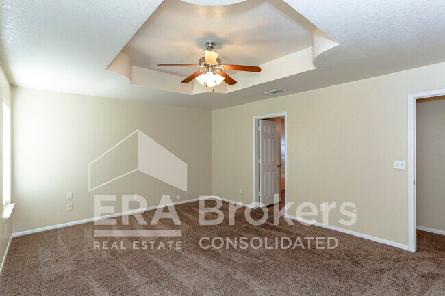 Building Photo - 702 Aries Dr