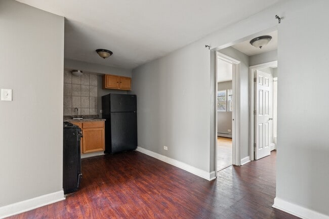 Building Photo - 6522 S Vernon Ave