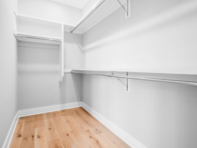 Building Photo - 928 Pullman Pl