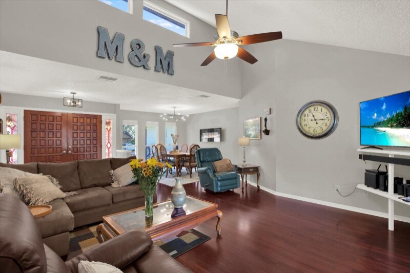 Building Photo - 34448 Cedarfield Dr