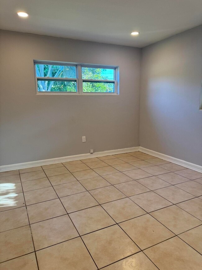 Building Photo - 1507 Coronado Ave