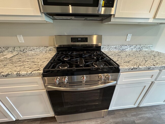 Building Photo - Brand New 4 Bedroom in Bixby