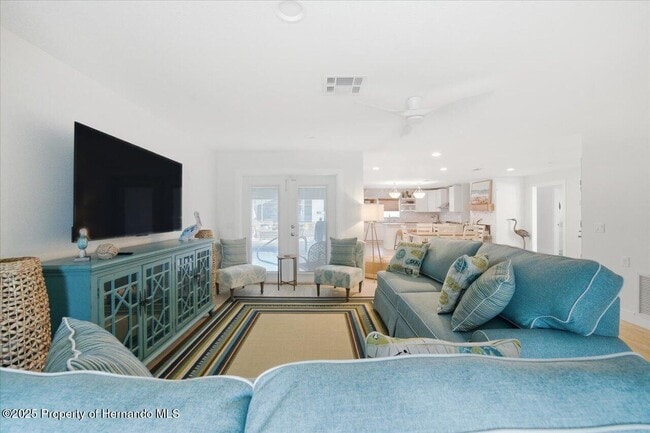 Building Photo - 4262 Biscayne Dr