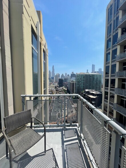 Balcony East View - 720 N Larrabee St Unit 1707
