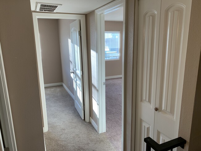 Building Photo - 4645 E Wood St