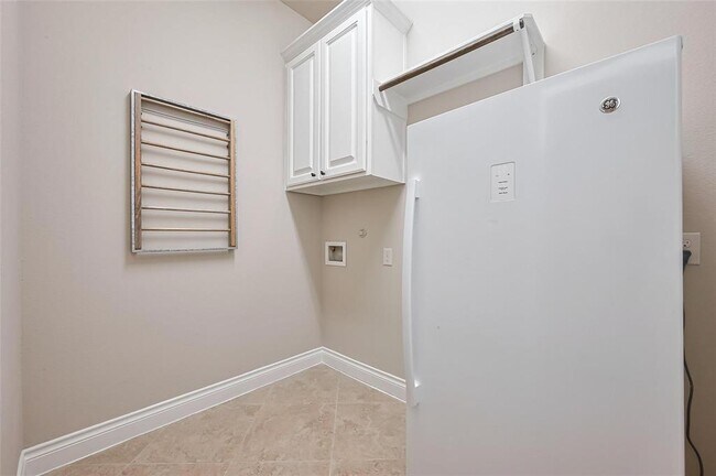 Building Photo - 2722 Park Oak Ct